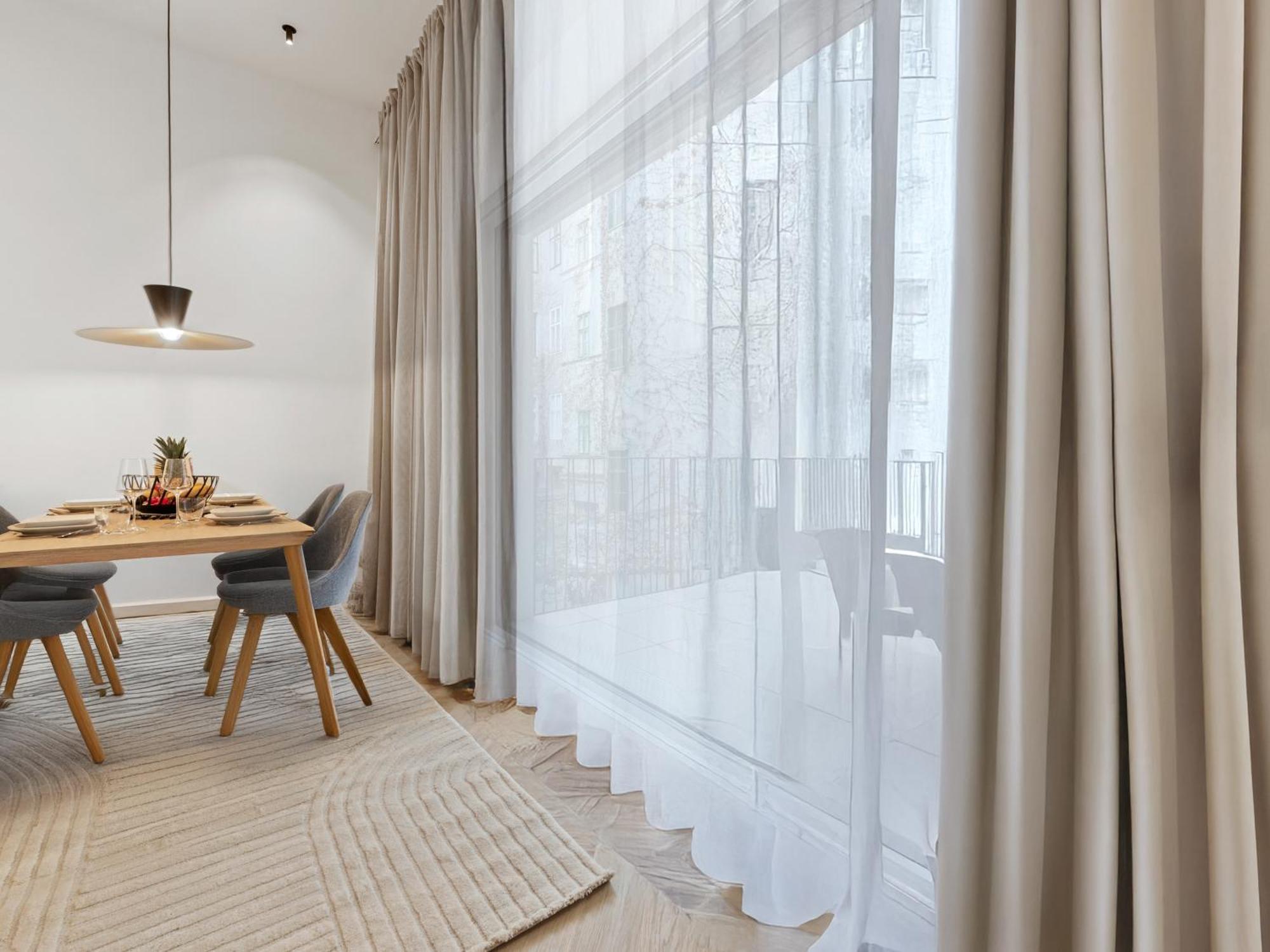 Gt7 Apartments District 9 - Managed By Sky9 Apartments Виена Екстериор снимка