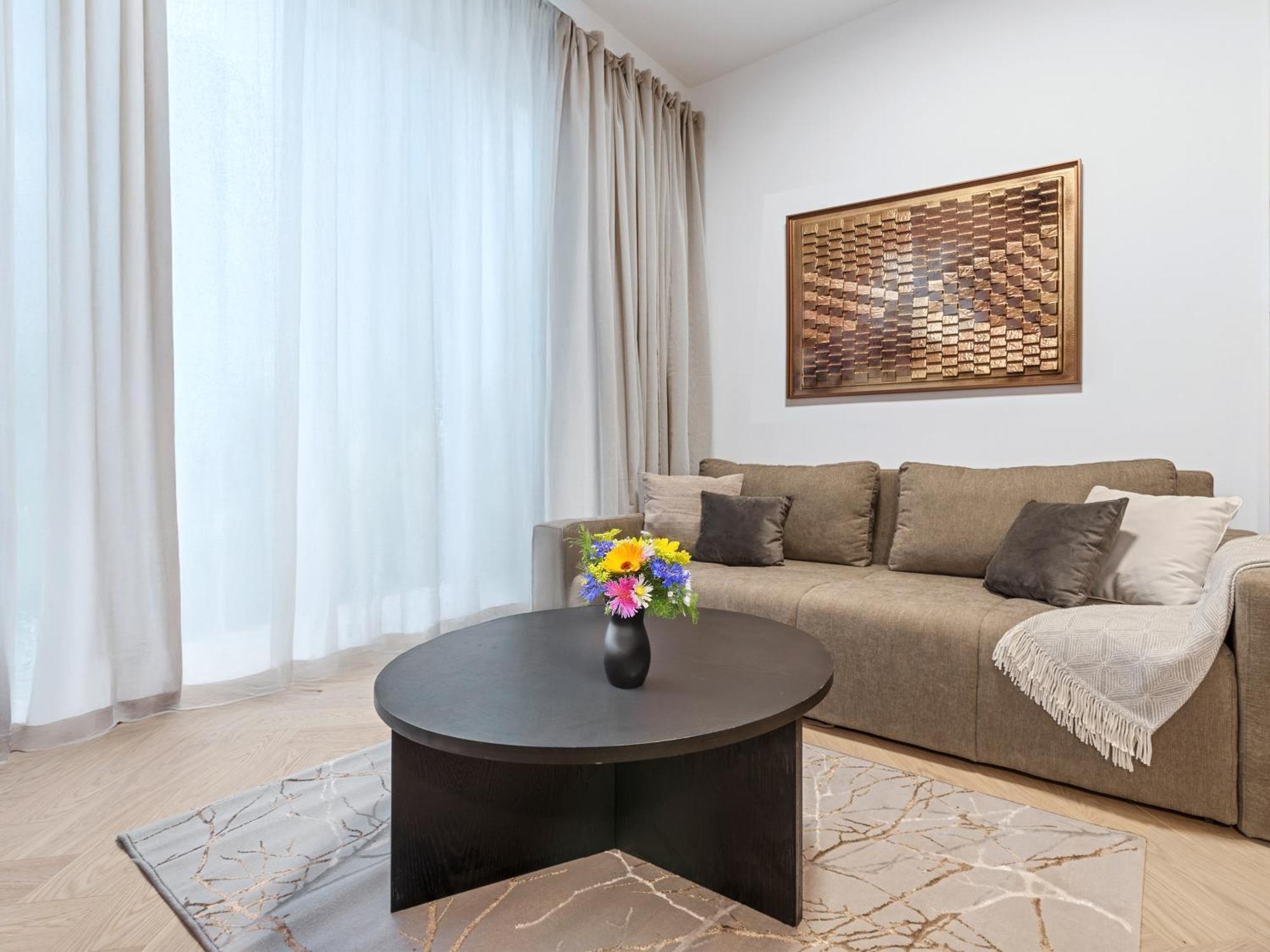 Gt7 Apartments District 9 - Managed By Sky9 Apartments Виена Екстериор снимка