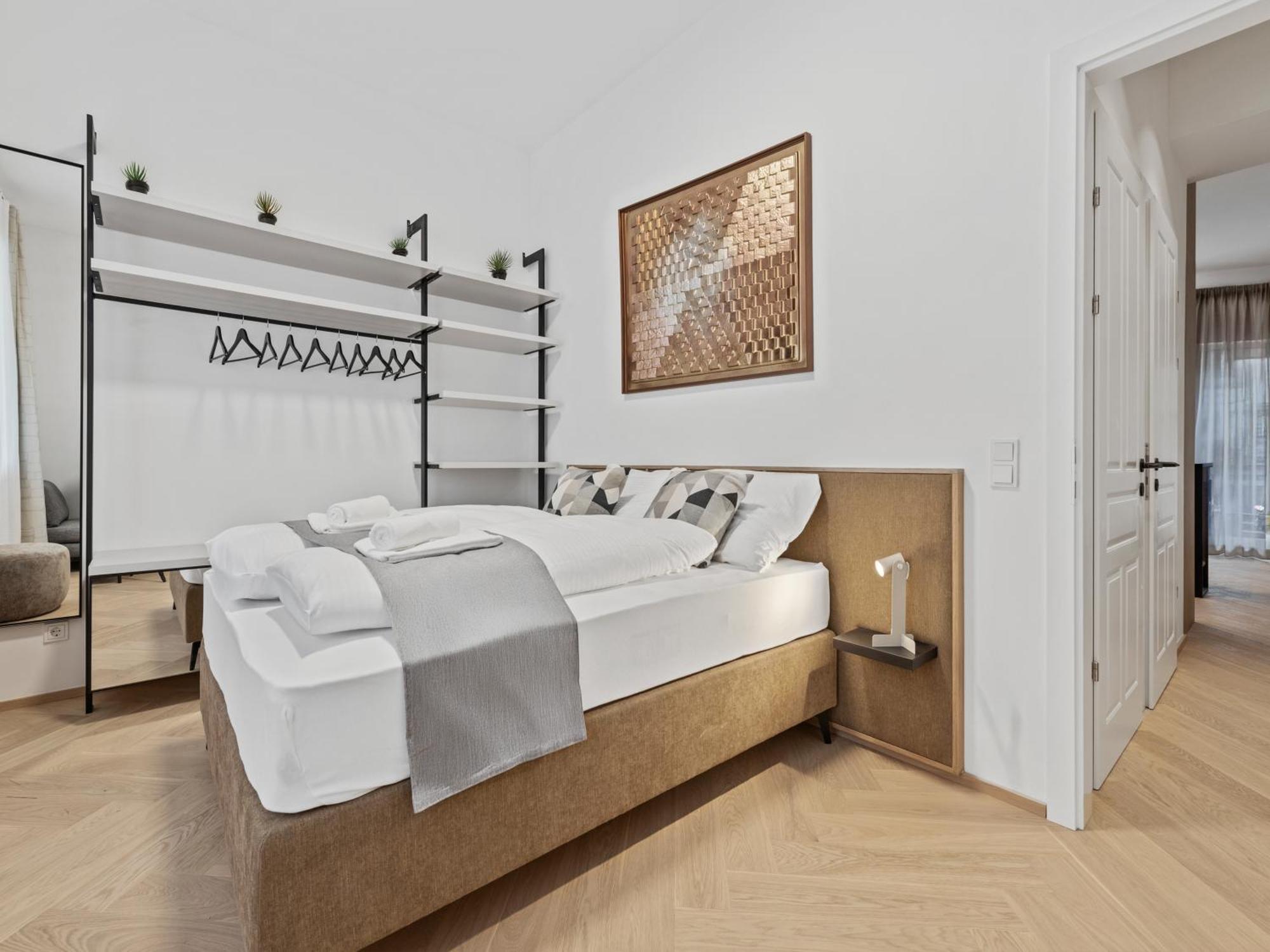 Gt7 Apartments District 9 - Managed By Sky9 Apartments Виена Екстериор снимка