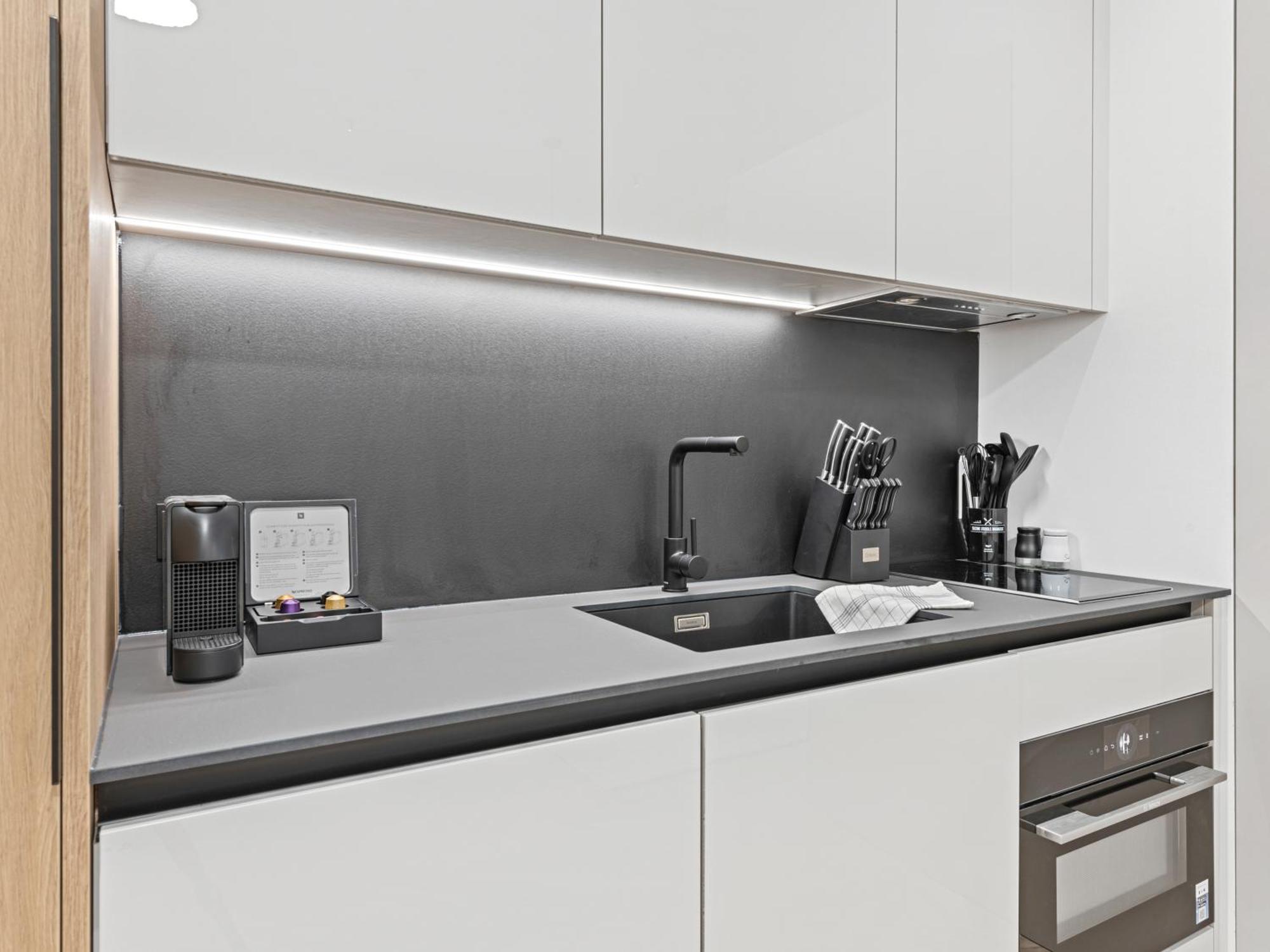 Gt7 Apartments District 9 - Managed By Sky9 Apartments Виена Екстериор снимка