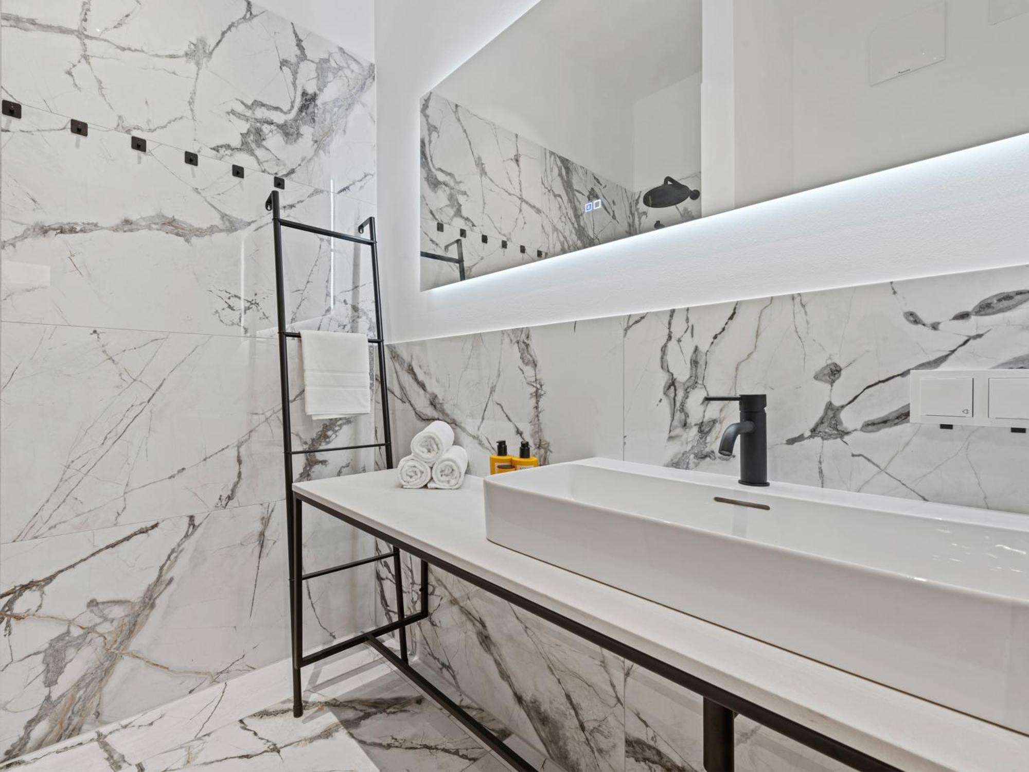 Gt7 Apartments District 9 - Managed By Sky9 Apartments Виена Екстериор снимка